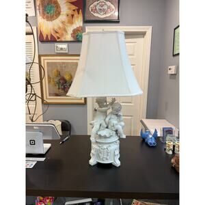 Vintage Cherub Biscuit Porcelain Figure Angels Victorian Style Table Lamp